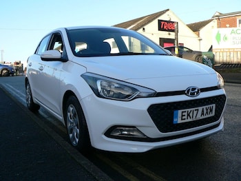 Used Hyundai i20 2017 for sale - 76926471: Photo