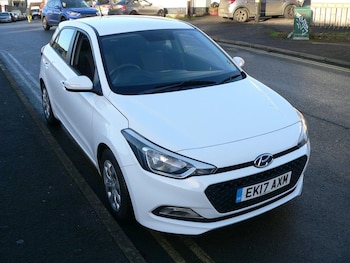 Used Hyundai i20 2017 for sale - 76926471: Photo