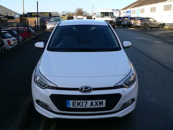 Used Hyundai i20 2017 for sale - 76926471: Photo