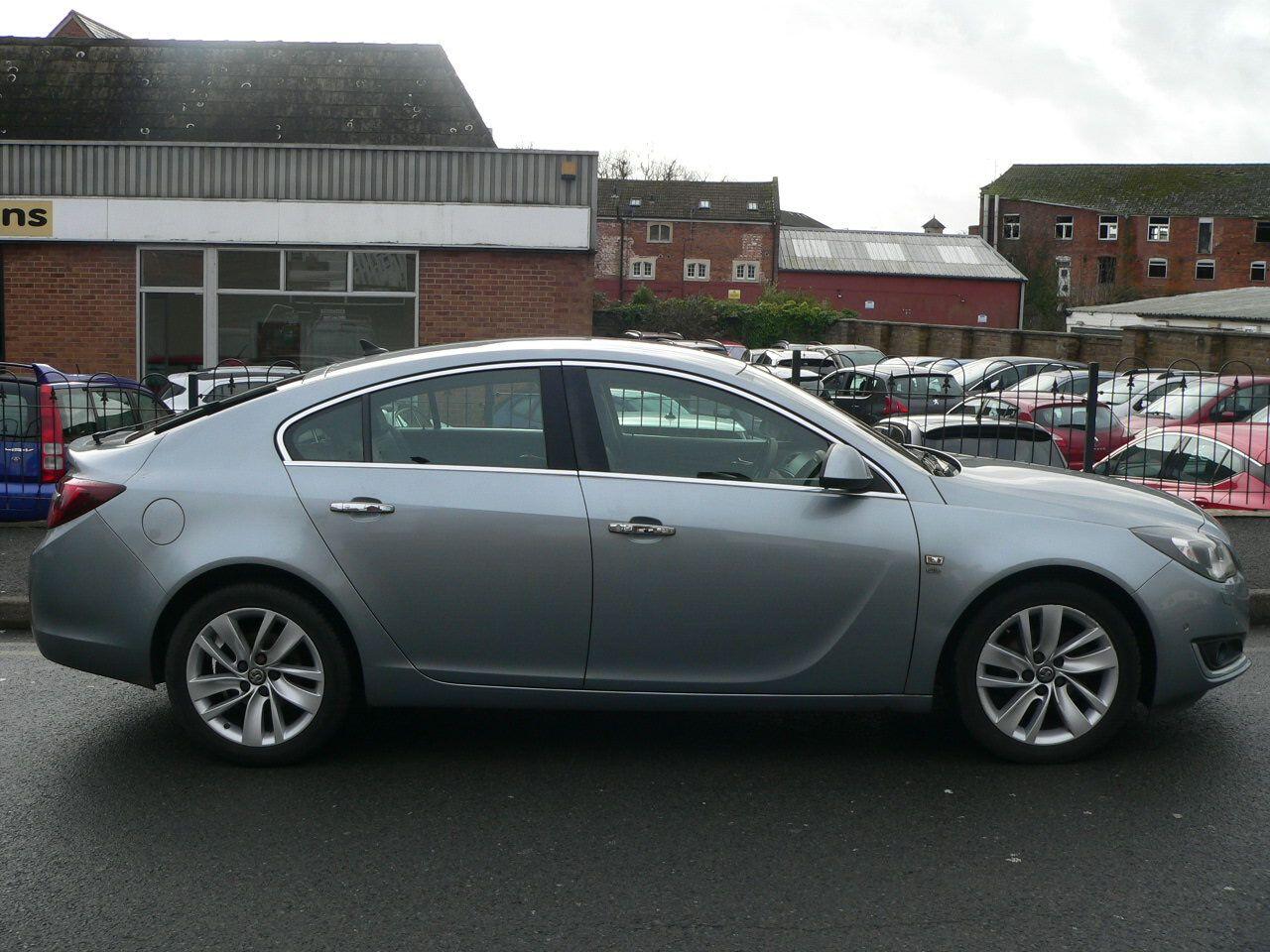 Used Vauxhall Insignia 2013 for sale - 77016609: Photo 2
