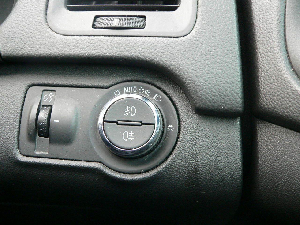 Used Vauxhall Insignia 2013 for sale - 77016609: Photo 25