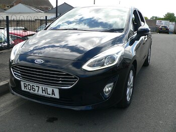 Used Ford Fiesta 2017 for sale - 77970412: Photo
