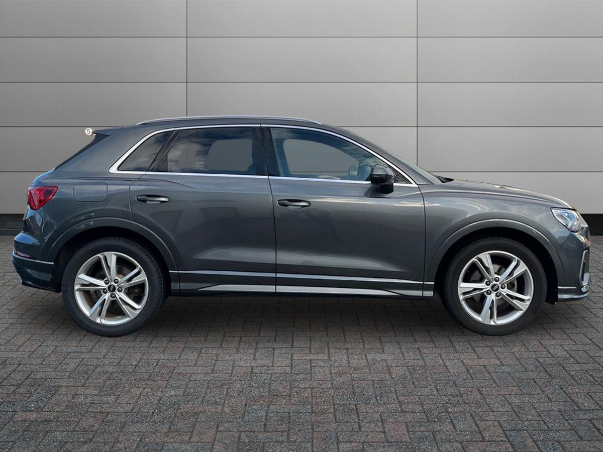 Used Audi Q3 2021 for sale - 76931543: Photo 5