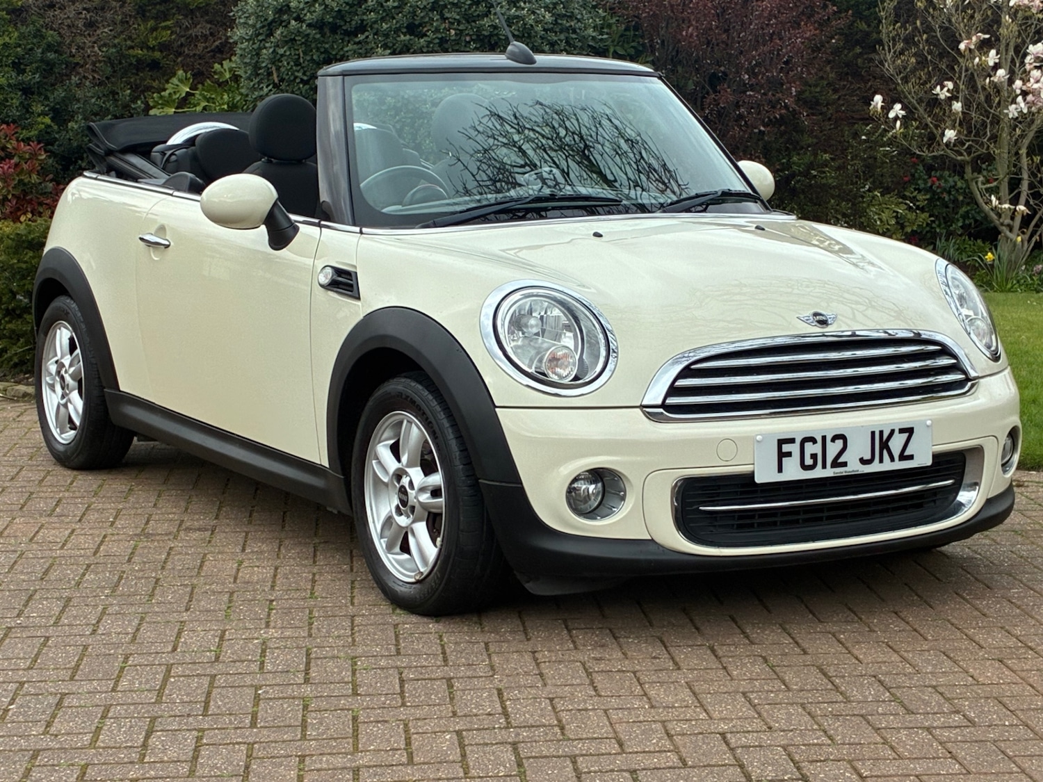 Used MINI Convertible 2012 for sale - 78055778: Photo 2