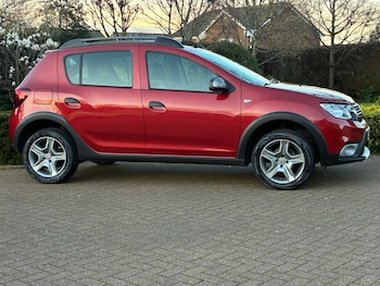 Used Dacia Sandero Stepway 2018 for sale - 77997113: Photo