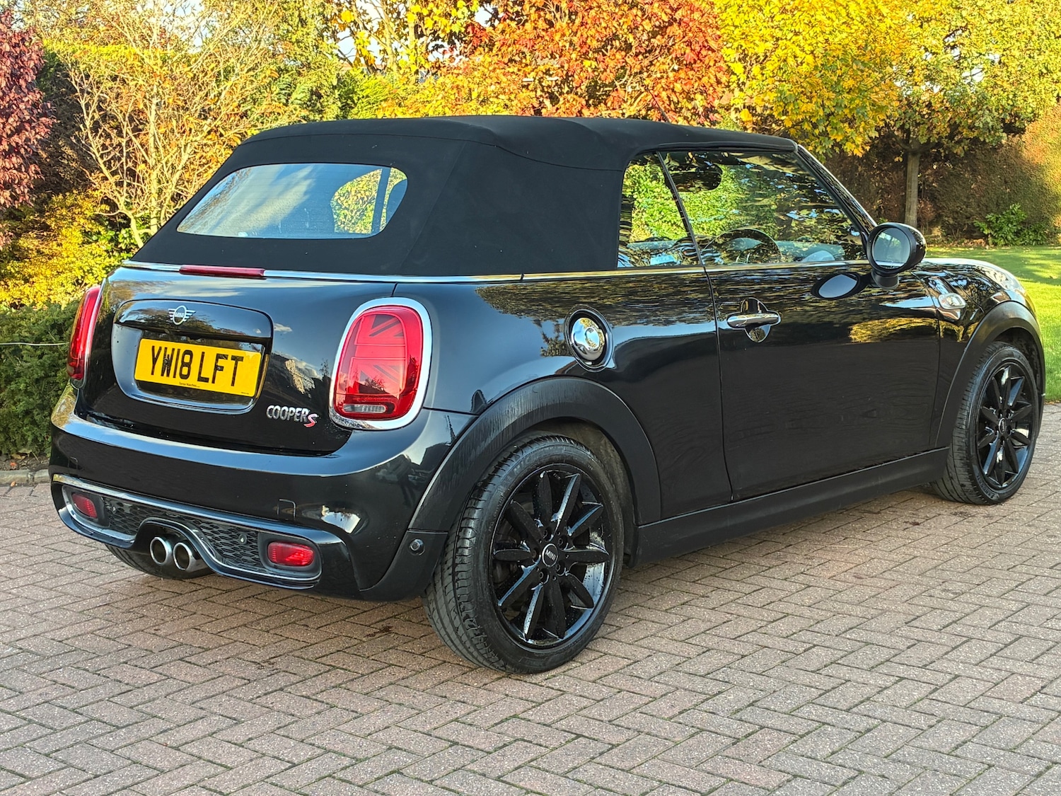 Used MINI Convertible 2018 for sale - 76047560: Photo 10