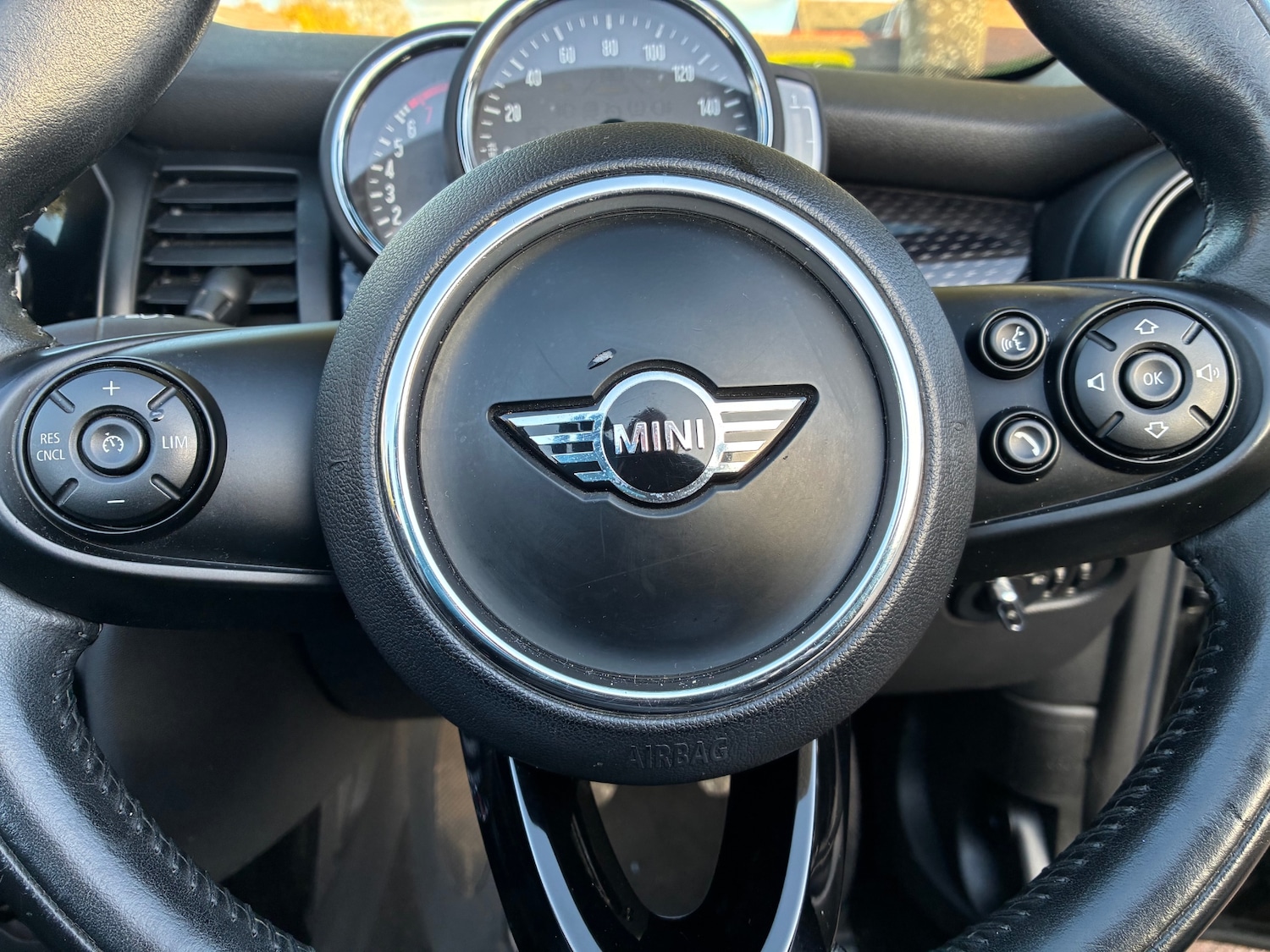 Used MINI Convertible 2018 for sale - 76047560: Photo 15