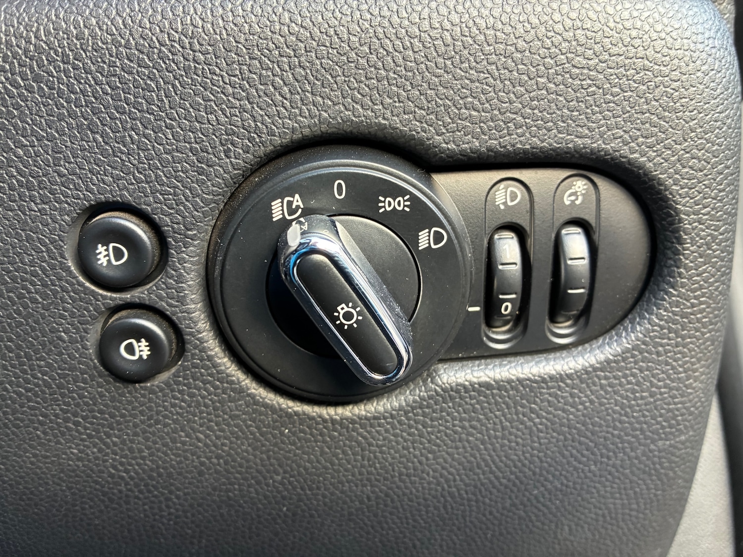 Used MINI Convertible 2018 for sale - 76047560: Photo 16