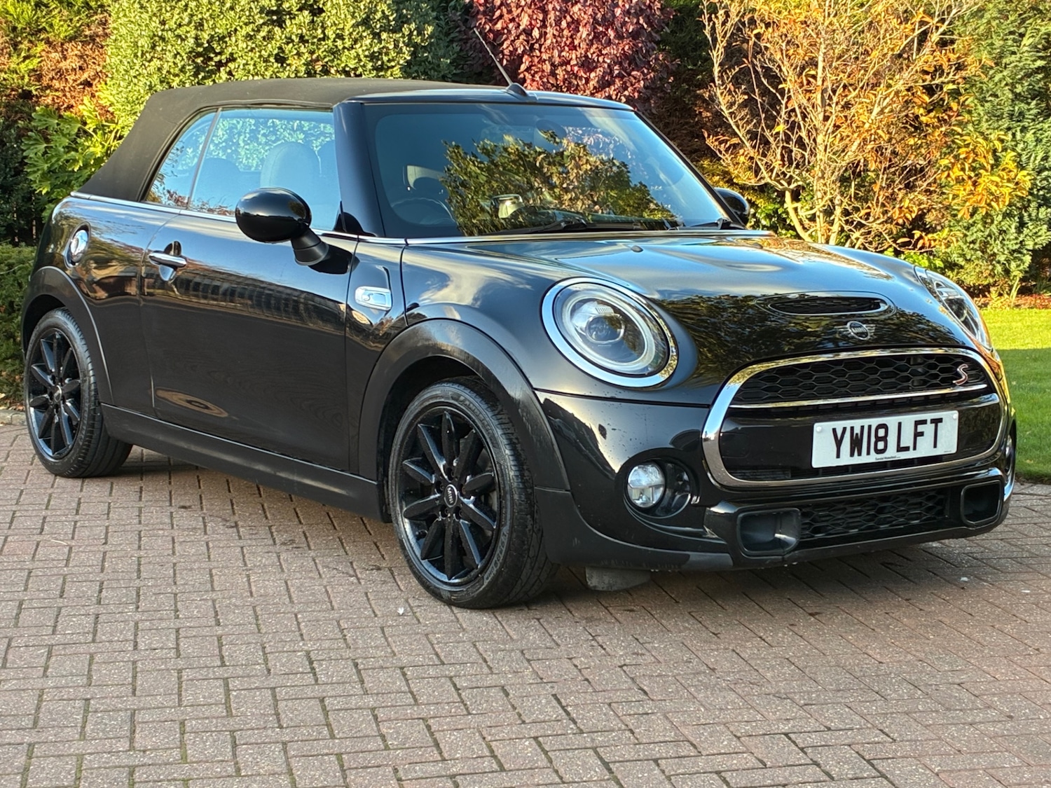 Used MINI Convertible 2018 for sale - 76047560: Photo 2