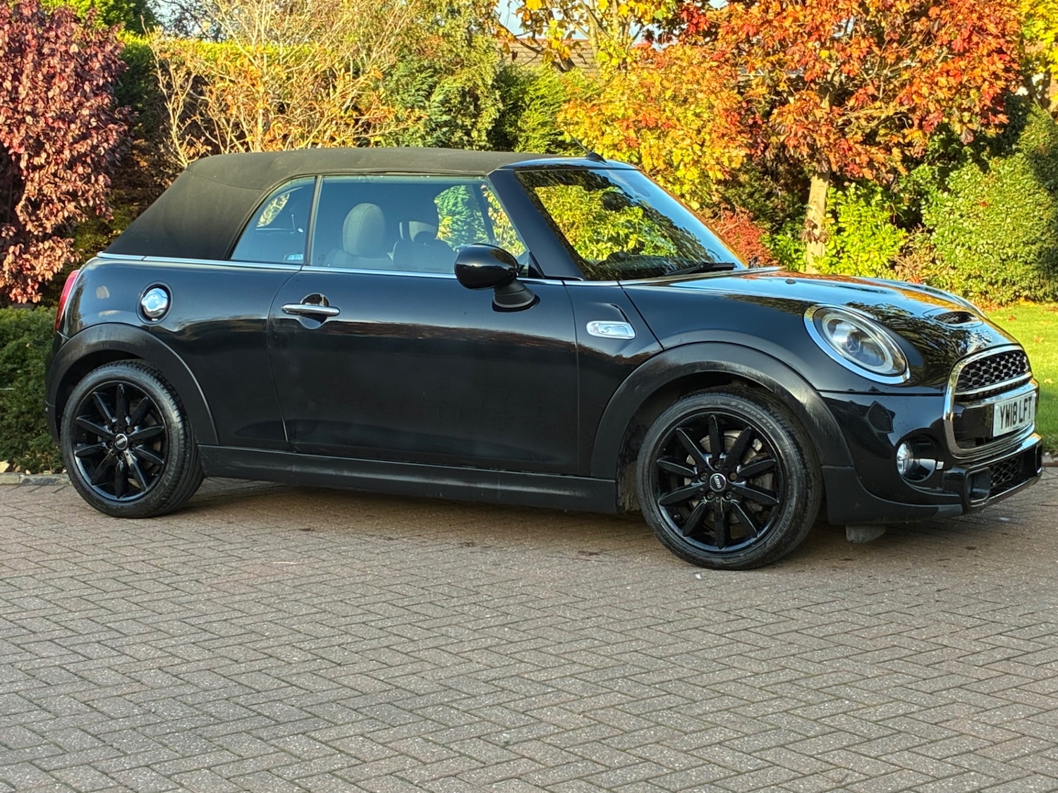 Used MINI Convertible 2018 for sale - 76047560: Photo 7