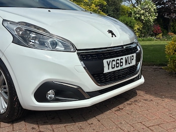 Used Peugeot 208 2016 for sale - 78477213: Photo