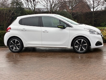 Used Peugeot 208 2015 for sale - 77303895: Photo