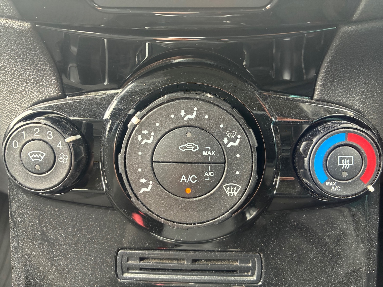 Used Ford Fiesta 2017 for sale - 78062264: Photo 19