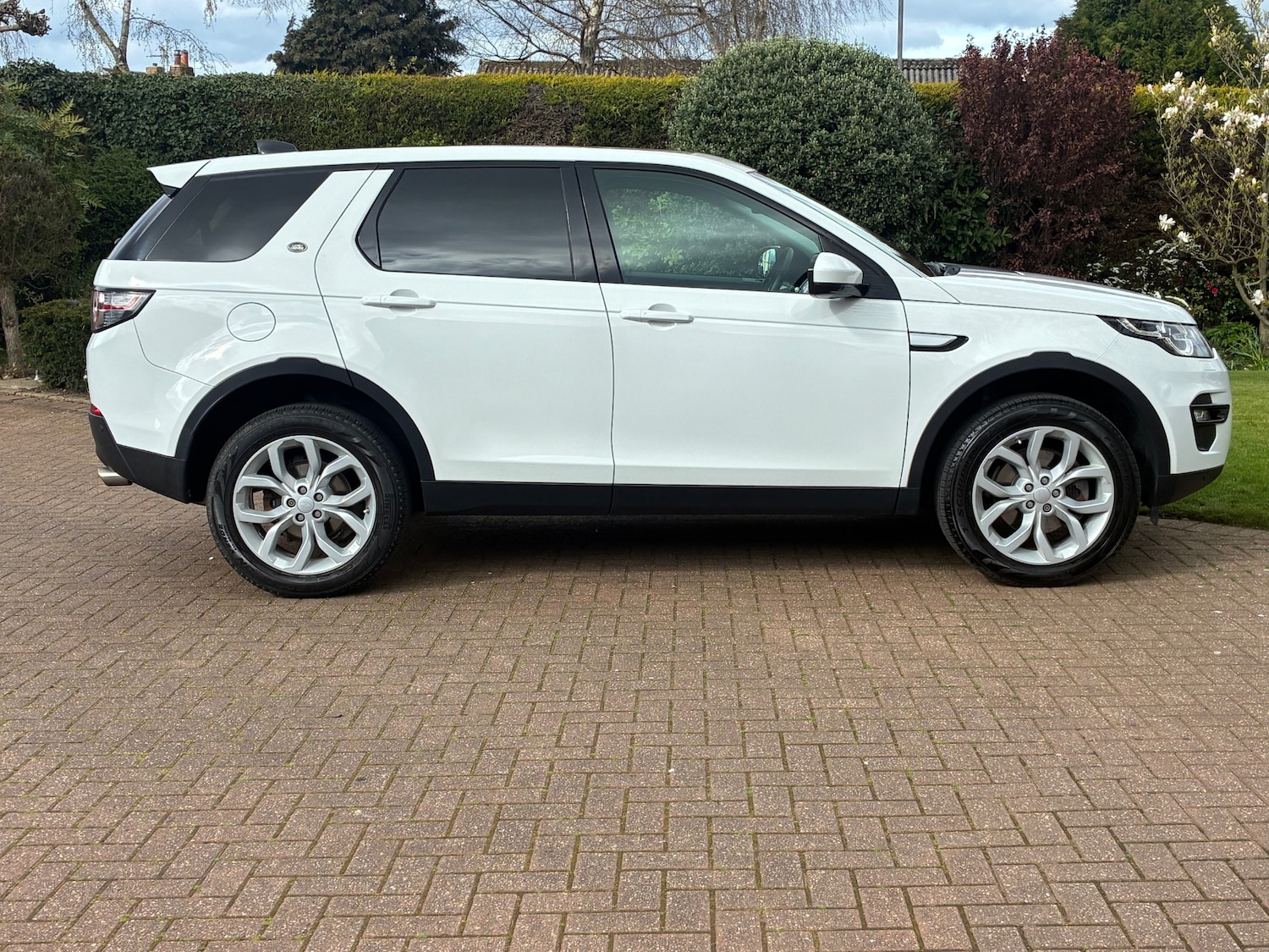 Used Land Rover Discovery Sport 2017 for sale - 78165958: Photo 4