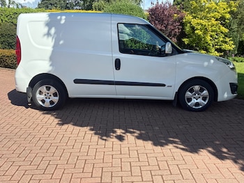 Used Vauxhall Combo 2015 for sale - 78537048: Photo