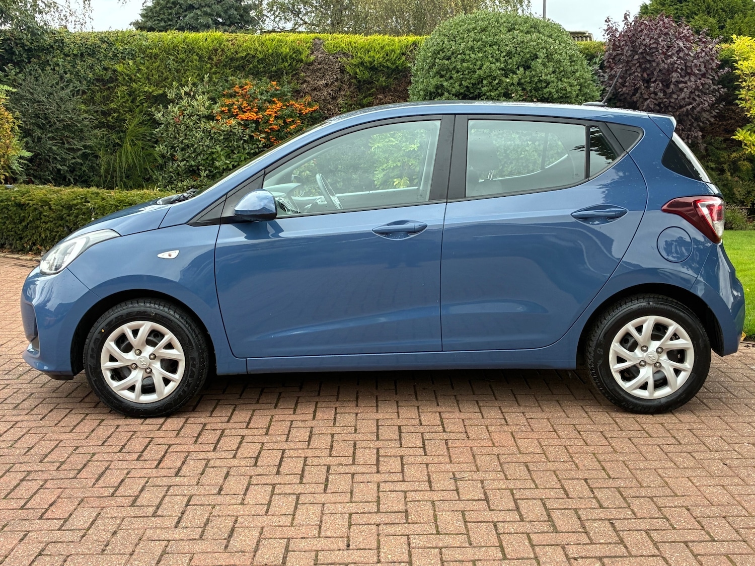 Used Hyundai i10 2017 for sale - 76128823: Photo 17