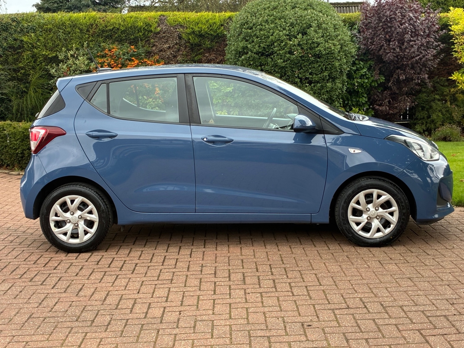 Used Hyundai i10 2017 for sale - 76128823: Photo 5
