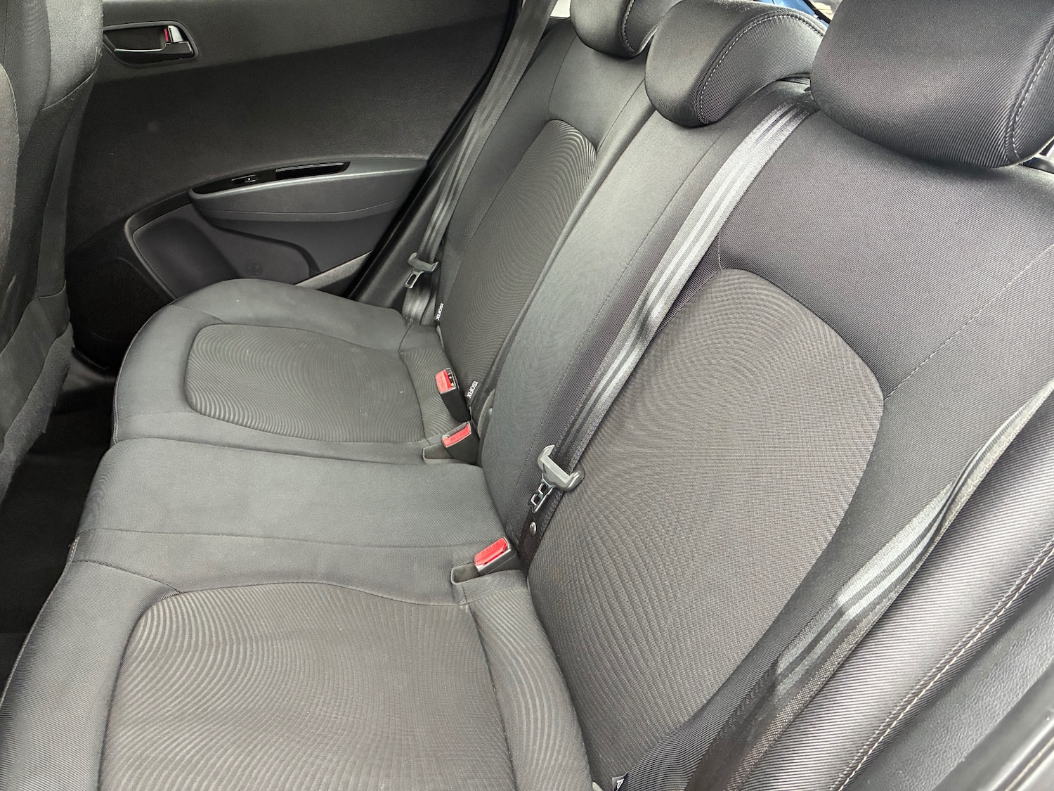 Used Hyundai i10 2017 for sale - 76128823: Photo 9