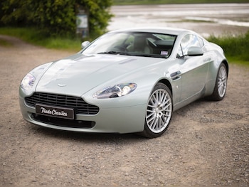 Used Aston Martin Vantage 2009 for sale - 79010220: Photo