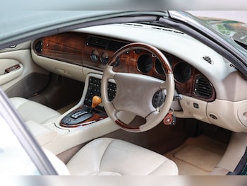 Used Jaguar XK8 2000 for sale - 75594262: Photo