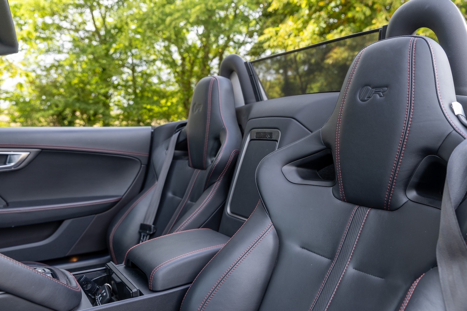 Used Jaguar F-Type 2015 for sale - 76908195: Photo 7