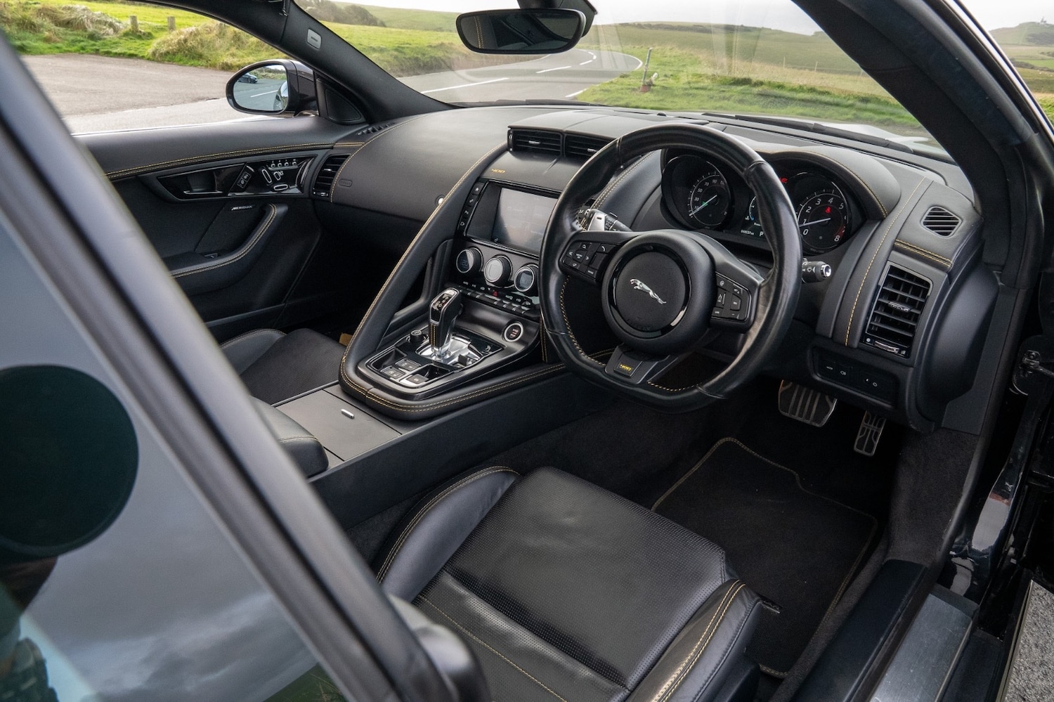 Used Jaguar F-Type 2017 for sale - 76568333: Photo 3