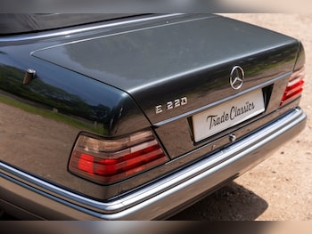 Used Mercedes-Benz E Class 1995 for sale - 79108060: Photo
