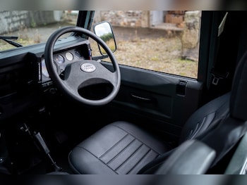 Used Land Rover Defender 1998 for sale - 75807401: Photo
