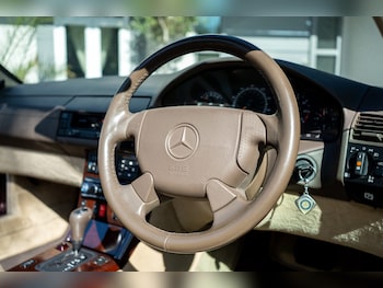 Used Mercedes-Benz S-Class 1996 for sale - 76165355: Photo 3