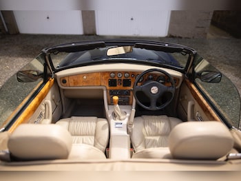 Used MG RV8 1994 for sale - 78657320: Photo