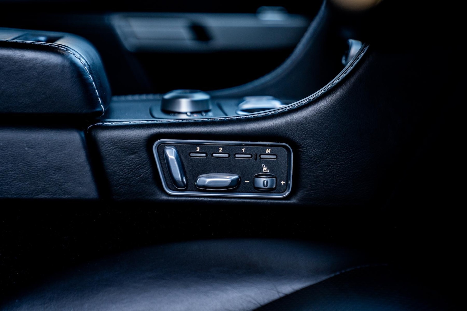 Used Aston Martin Rapide 2011 for sale - 77140957: Photo 9