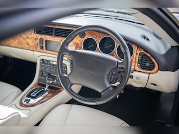 Used Jaguar XK8 2005 for sale - 78599460: Photo