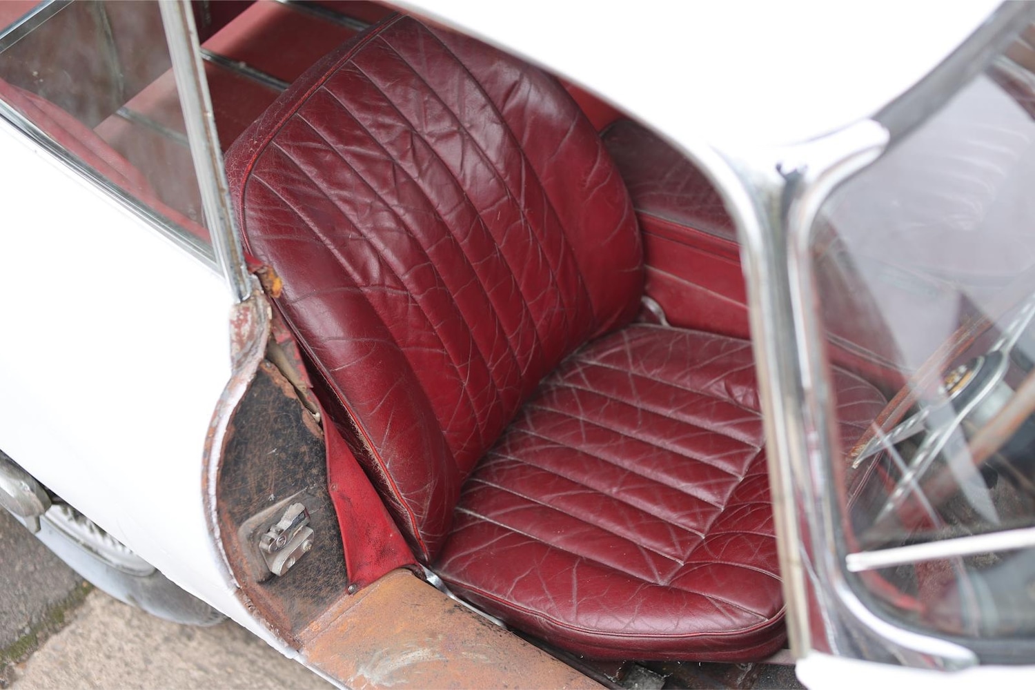Used Jaguar E-Type 1965 for sale - 77364827: Photo 7