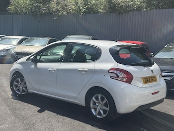 Used Peugeot 208 2012 for sale - 79091228: Photo