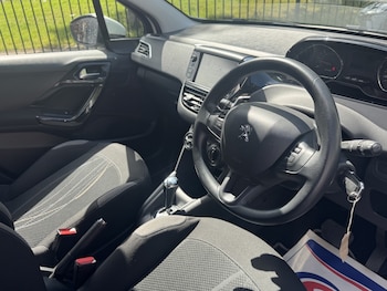 Used Peugeot 208 2012 for sale - 79091228: Photo