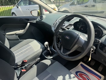 Used Ford Fiesta 2010 for sale - 78987128: Photo