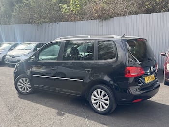 Used Volkswagen Touran 2011 for sale - 79872624: Photo