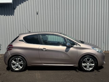 Used Peugeot 208 2013 for sale - 78680496: Photo