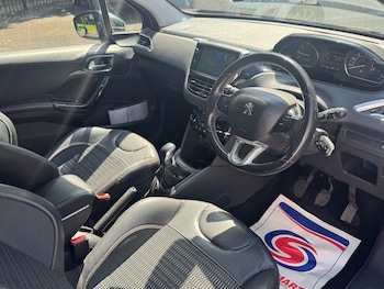 Used Peugeot 208 2013 for sale - 78680496: Photo