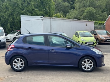 Used Peugeot 208 2013 for sale - 75294162: Photo