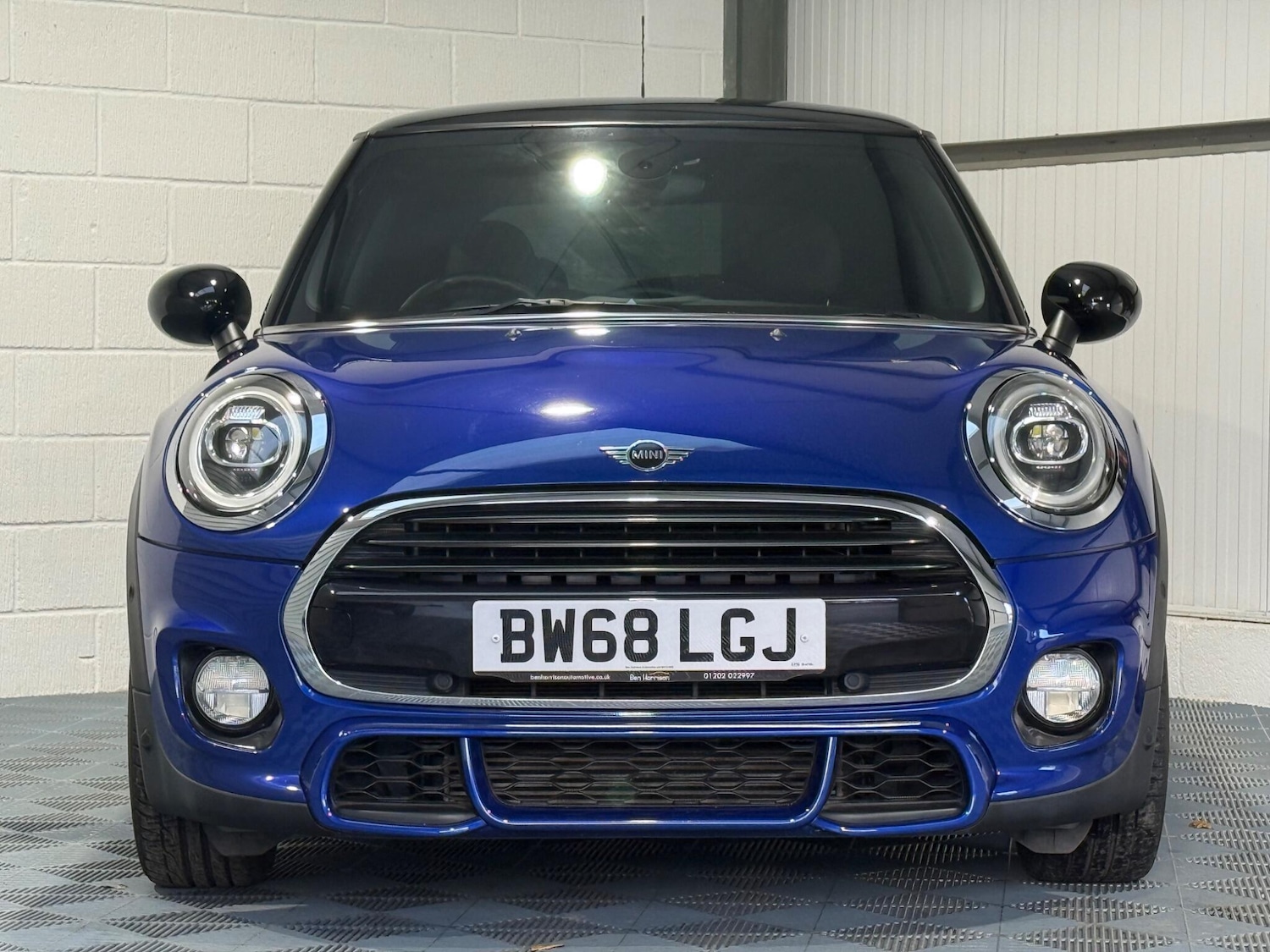 Used MINI Hatch 2018 for sale - 76549349: Photo 2