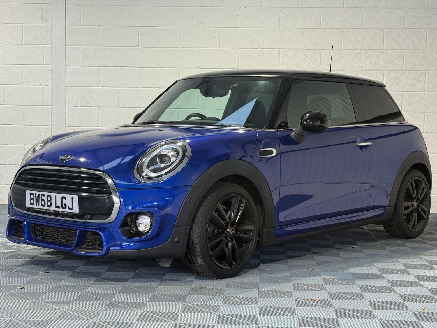 Used MINI Hatch 2018 for sale - 76549349: Photo 5