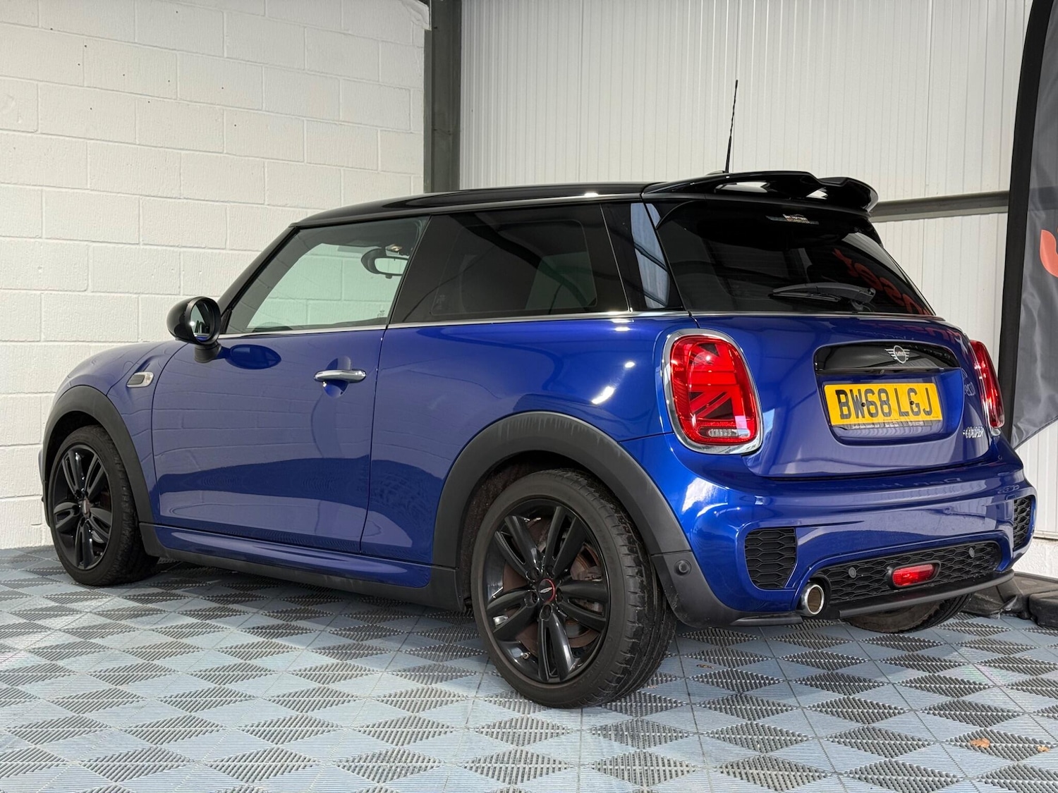 Used MINI Hatch 2018 for sale - 76549349: Photo 6