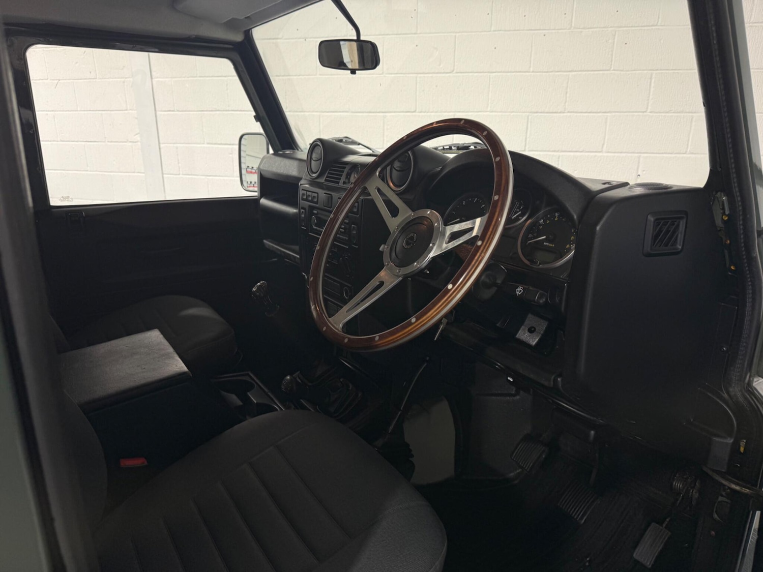 Used Land Rover Defender 90 2007 for sale - 77549380: Photo 25