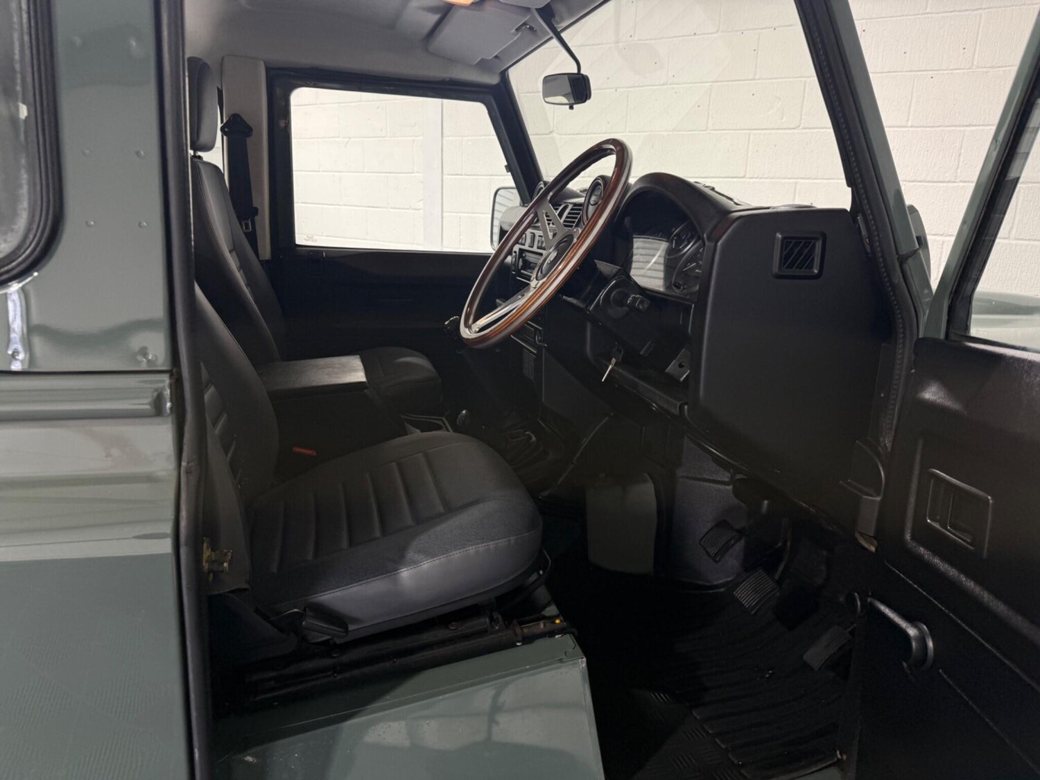 Used Land Rover Defender 90 2007 for sale - 77549380: Photo 30