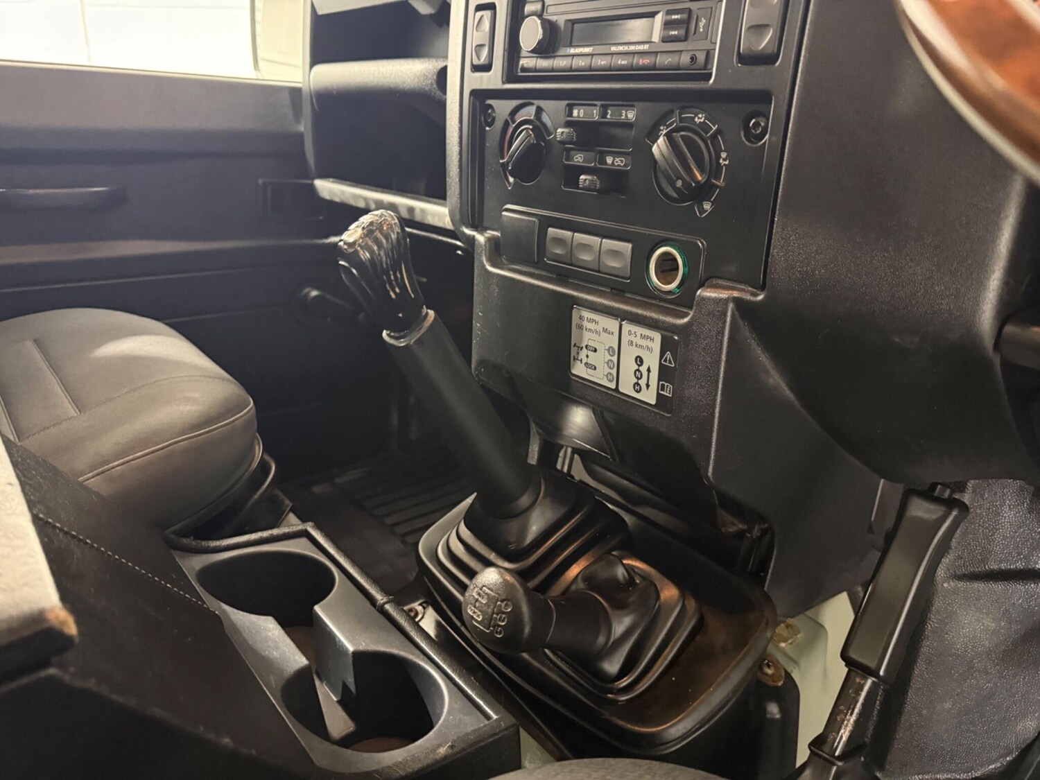 Used Land Rover Defender 90 2007 for sale - 77549380: Photo 39