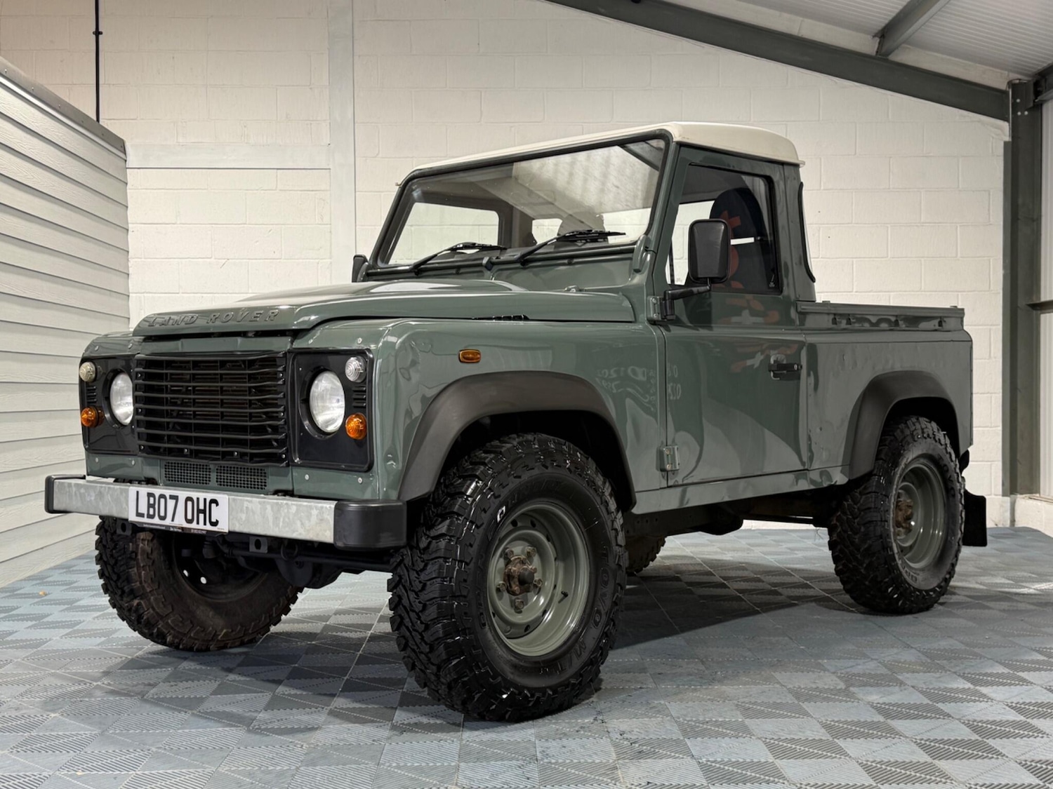 Used Land Rover Defender 90 2007 for sale - 77549380: Photo 6
