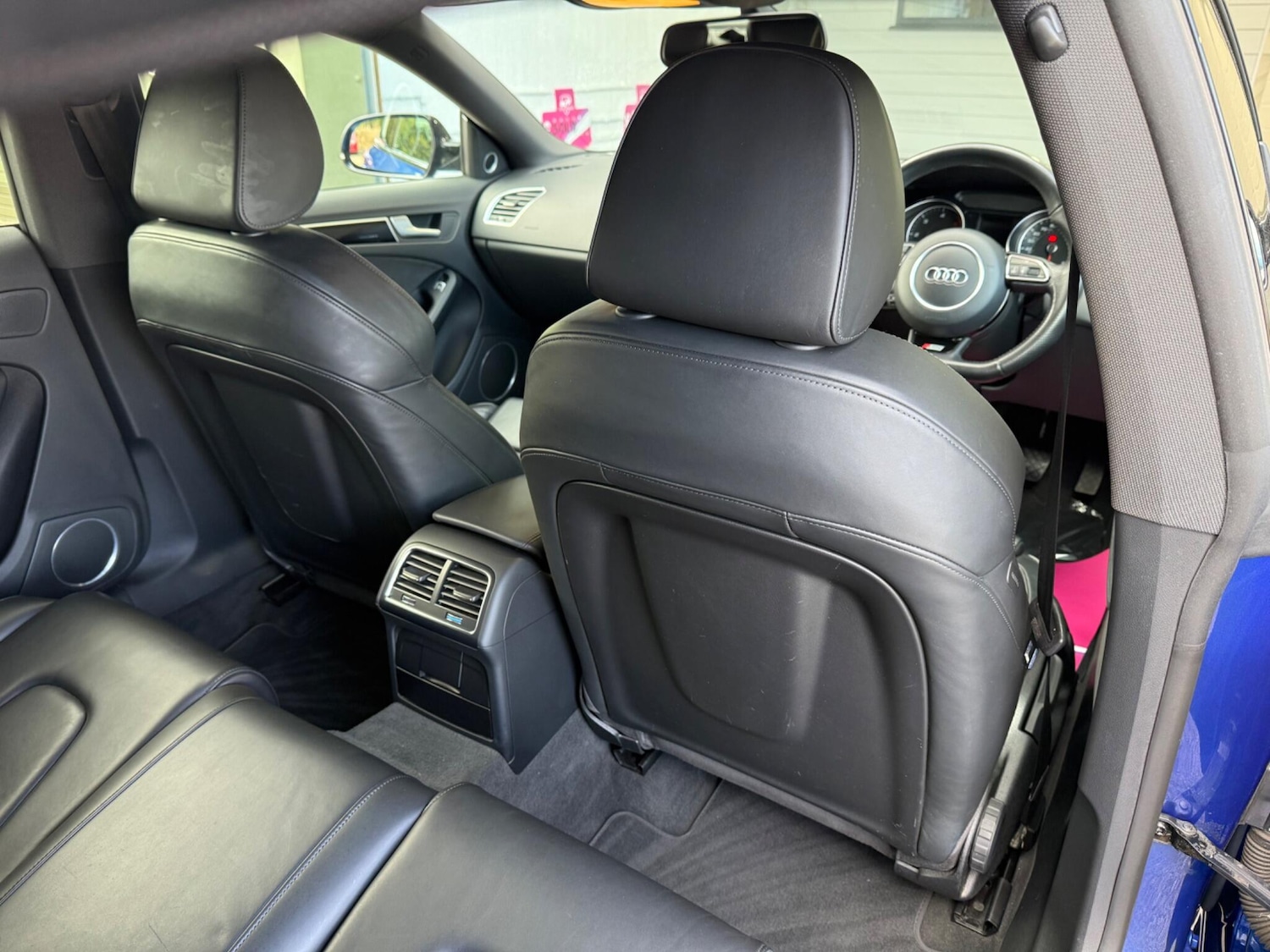 Vehicle 29