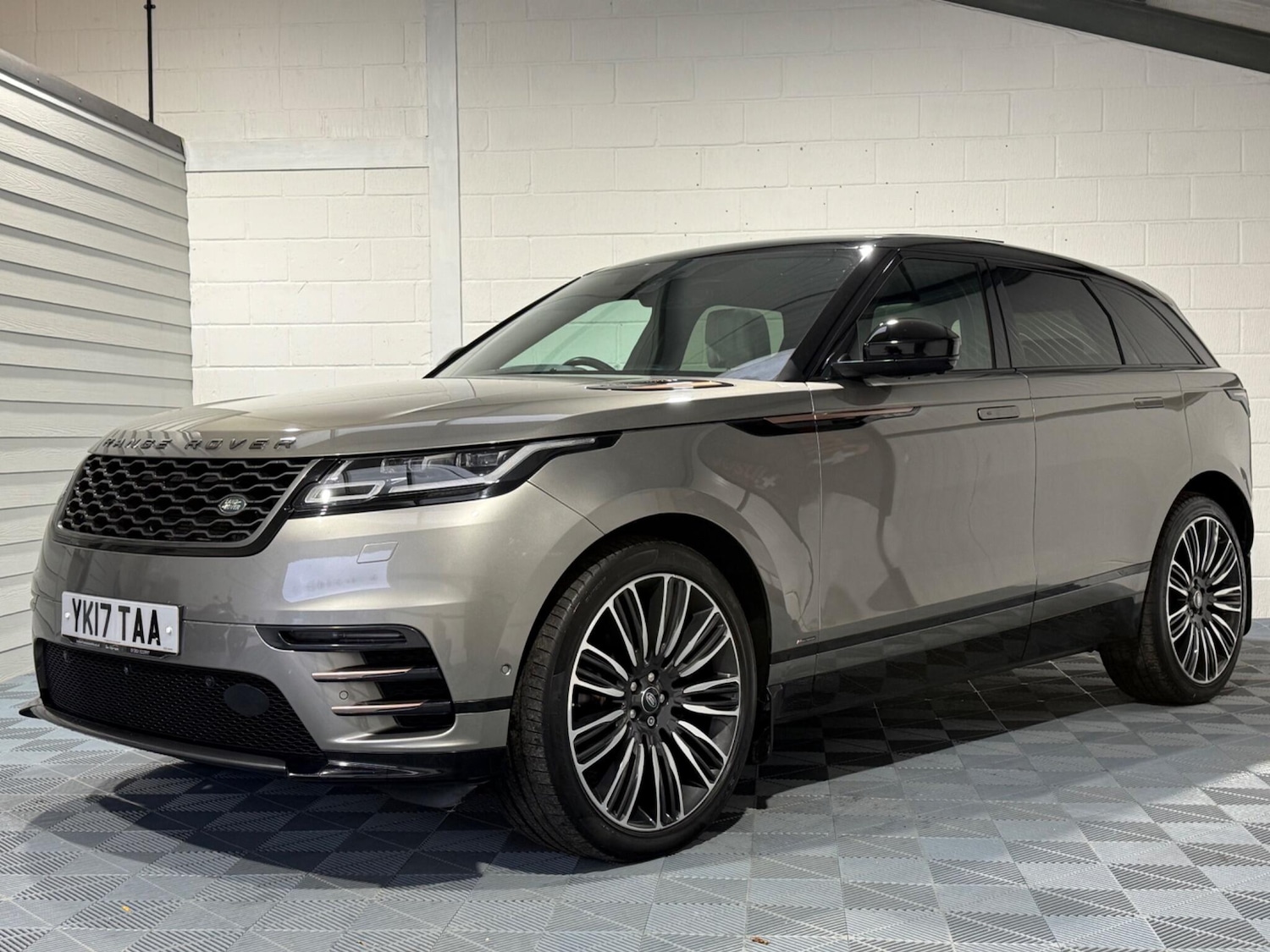 Used Land Rover Range Rover Velar 2017 for sale - 77016514: Photo 11