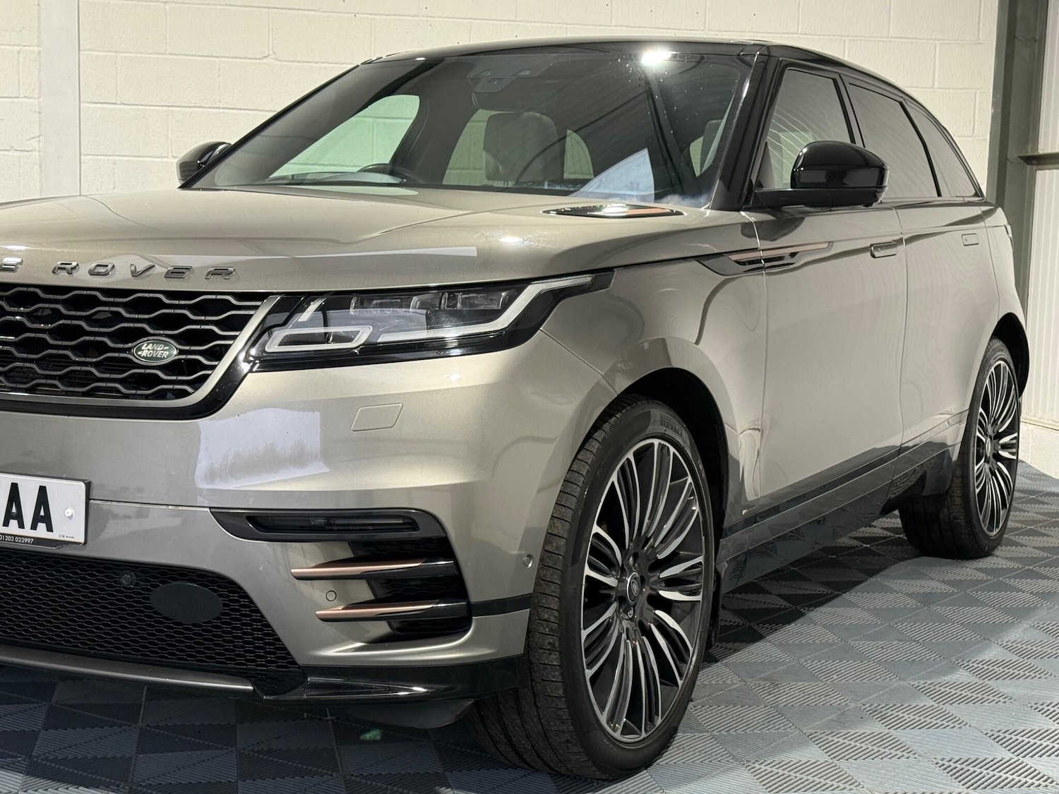 Used Land Rover Range Rover Velar 2017 for sale - 77016514: Photo 12